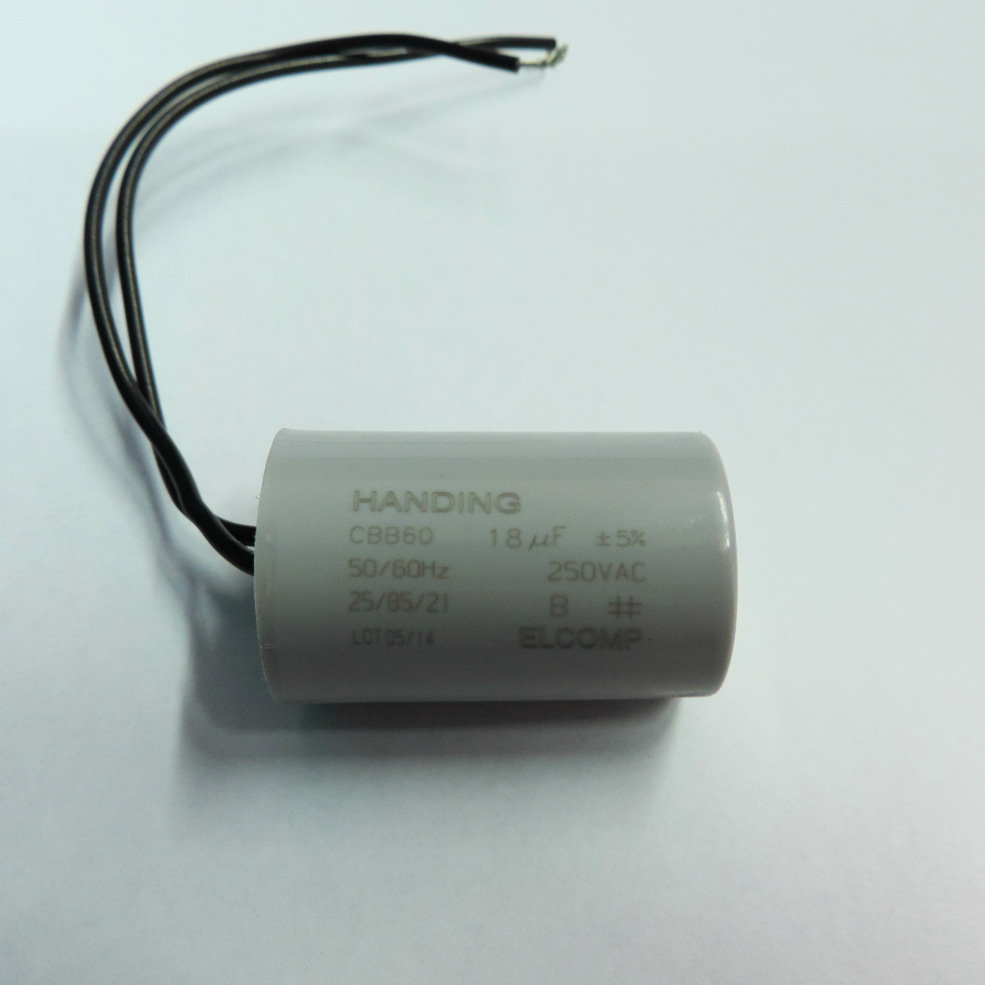 CAPACITOR PERMANENTE (MOTOR) 18UFX250V 5% 30X48 GRANEL (IMPORTADO)