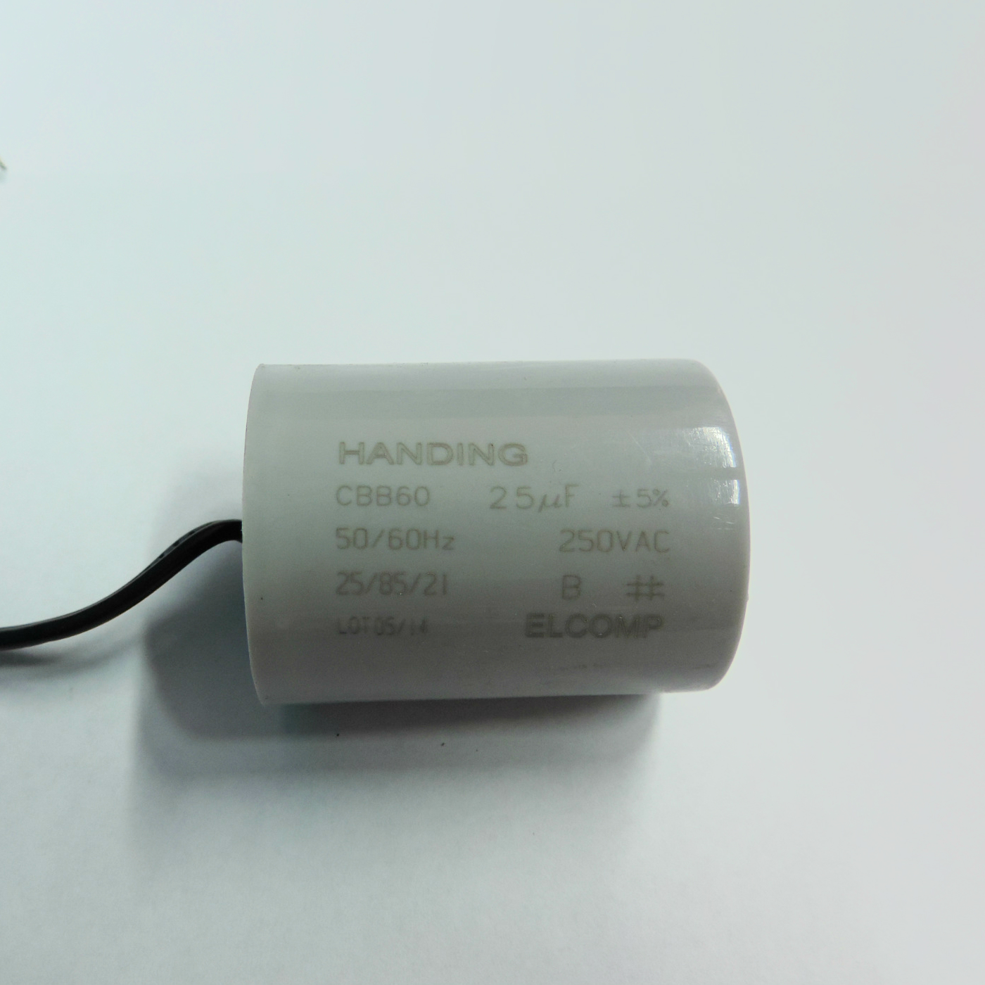 CAPACITOR PERMANENTE (MOTOR) 25UFX250V 5% 37X48 GRANEL (IMPORTADO)