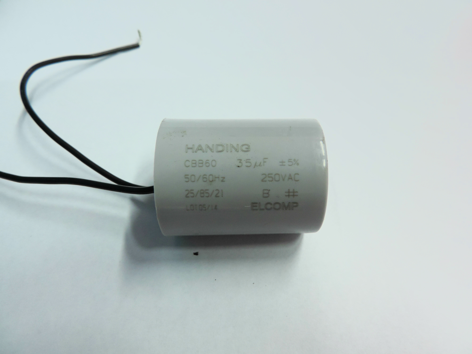 CAPACITOR PERMANENTE (MOTOR) 35UFX250V 5% 37X48 GRANEL (IMPORTADO)